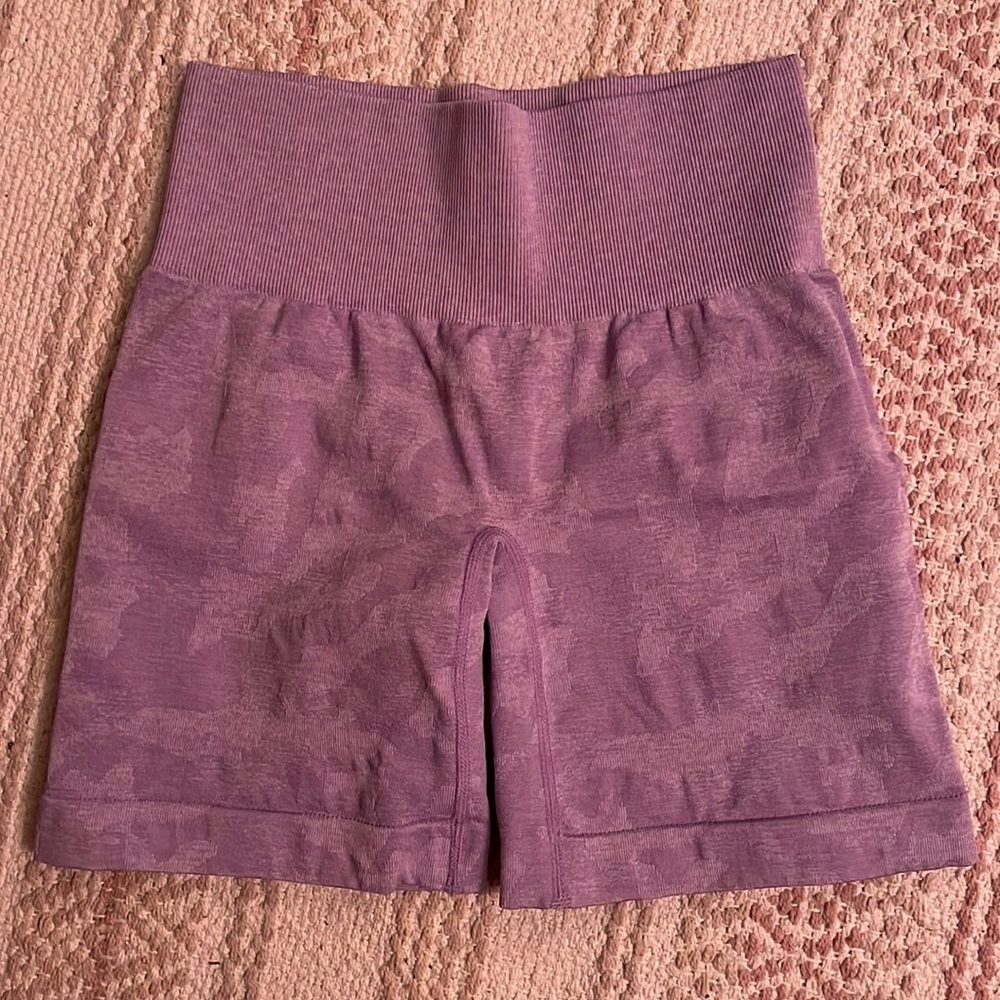 Nvgtn xs camo shorts